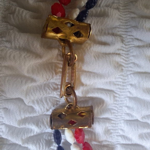 VTG Triple Strand Necklace Red White Blue Patriotic Lightweight Plastic 🇺🇸 - Picture 6 of 6